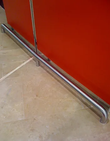 Protecții din inox pentru galerii comerciale, lucrare executată de Comprodserv Eurama